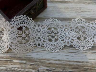 Venice Lace Scalloped Lace Trim White Circle Motif Lace 2.36 inches wide 2 yards