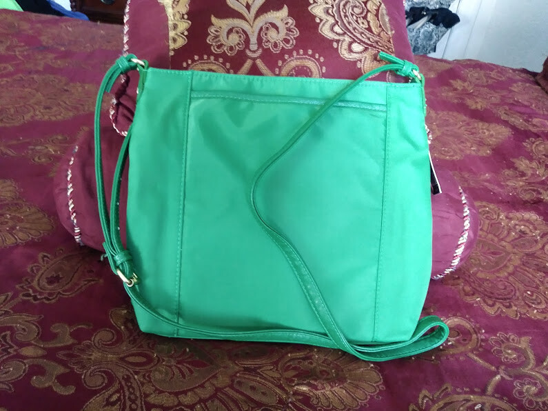 NWT Olivia + Joy Green Women's Handbag With Pockets