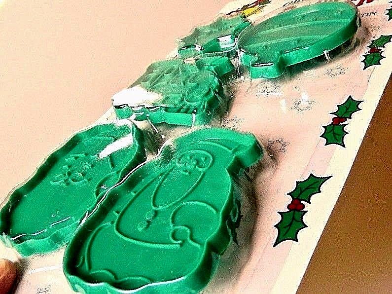 HARTIN Green Classic Kitchen Christmas Cookie Cutters Set Santa Train Star Bulb