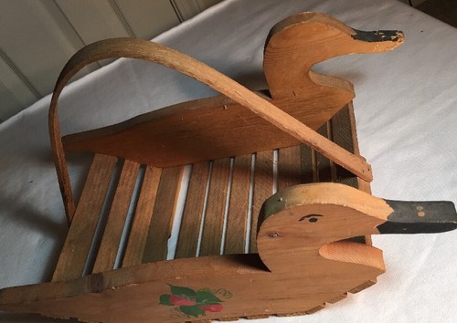 LARGE VINTAGE WOODEN DUCK DECOR BASKET W HANDLE PRIMITIVE RUSTIC COUNTRY DECOR