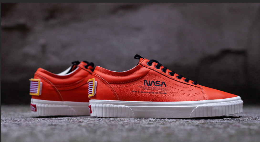 スニーカー Vans Old Skool X NASA Space Voyager Firecracker FW 18 2018 Vans Old Skool x NASA Space Voyager Firecracker Orange Size