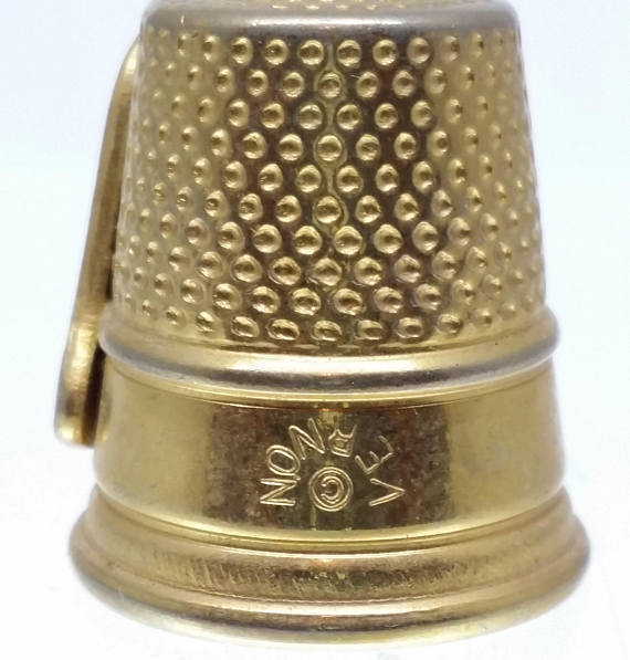 Vintage Lillian Vernon Church Thimble, 1978 Religious
