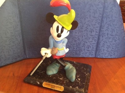 Disney Disneyana Convention Figurine - 1996 - Brave Little Tailor 1938 - Signed