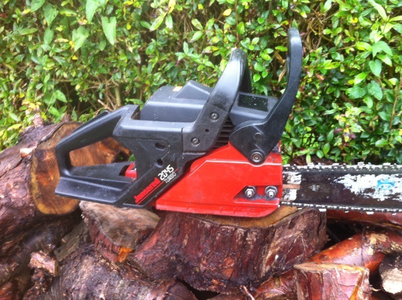 Jonsered Petrol Chainsaw 2045 Turbo Made in Sweden .. Bargain £95 ! In