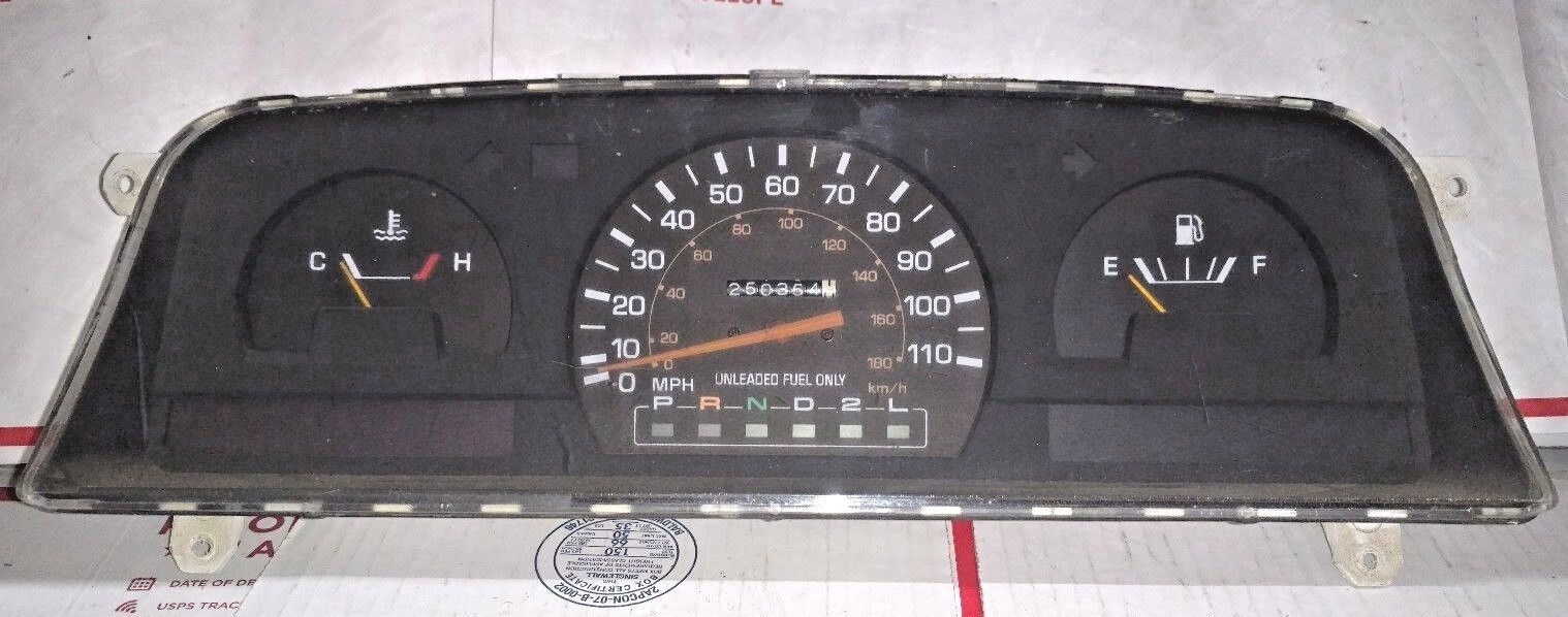 Toyota Pickup Instrument Gauge Cluster 250K miles 89506 Toyota Pickup Instrument Gauge Cluster 250K miles 89506
