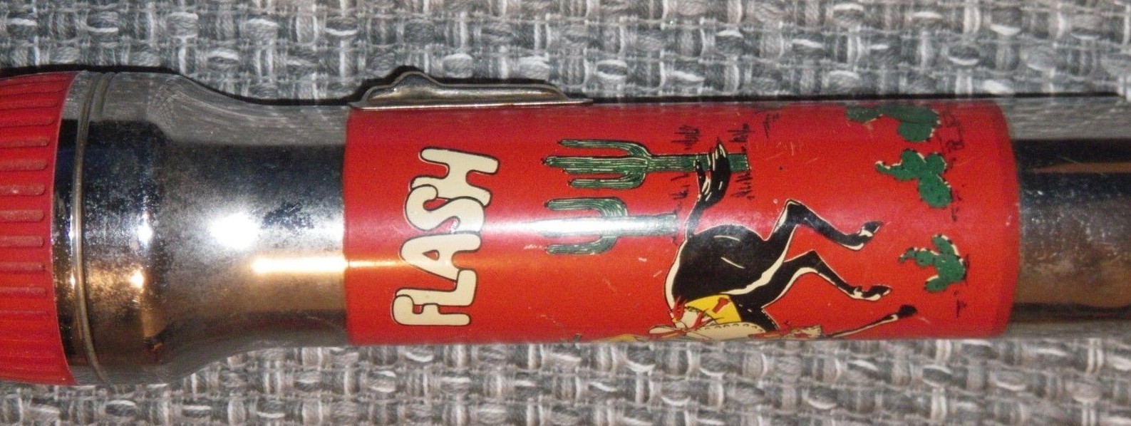 Vintage 1950's COWBOY FLASH tin child's flashlight Western