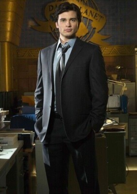 Tom Welling Unsigned 10'' x 8'' Photo - Handsome American actor and model *1323