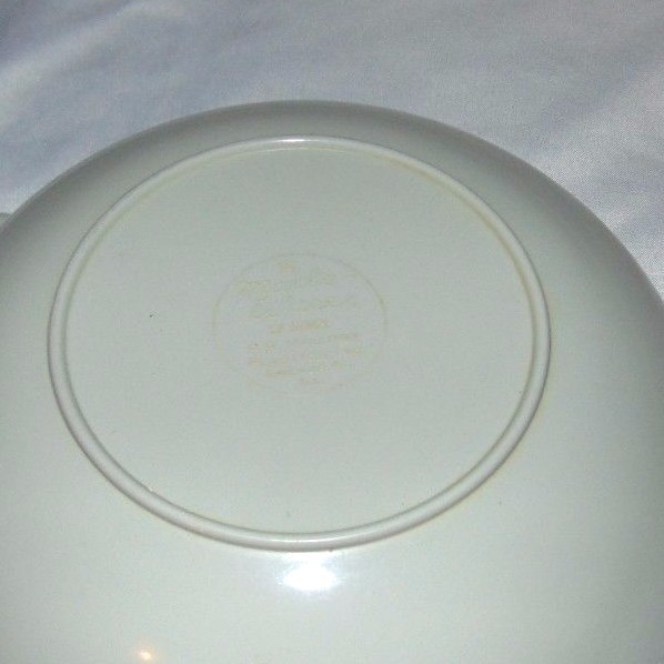 Vintage MALLO-WARE Gray Melmac Handled Round Serving Bowl Measures 9