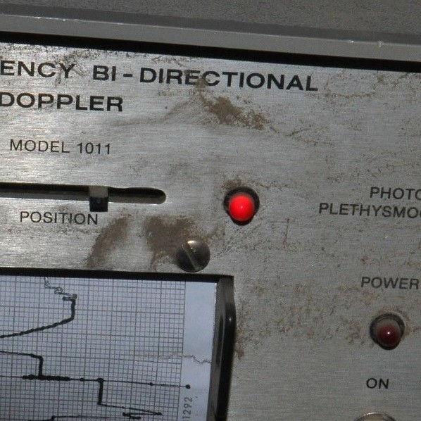 PARKS 1011 DUAL-FREQUENCY BIDIRECTIONAL DOPPLER Doppler Waveform Analyzer