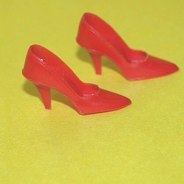 Vintage Barbie Doll RED CLOSED TOE JAPAN SHOES HEELS, PERFECT COMPLETERS