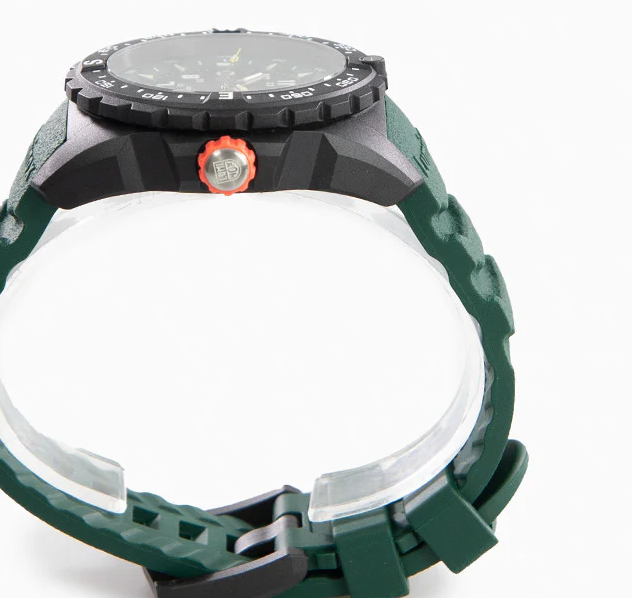 Pre-owned Luminox Xb.3735 Bear Grylls Survival Sapphire Crystal Men's Watch Green Strap