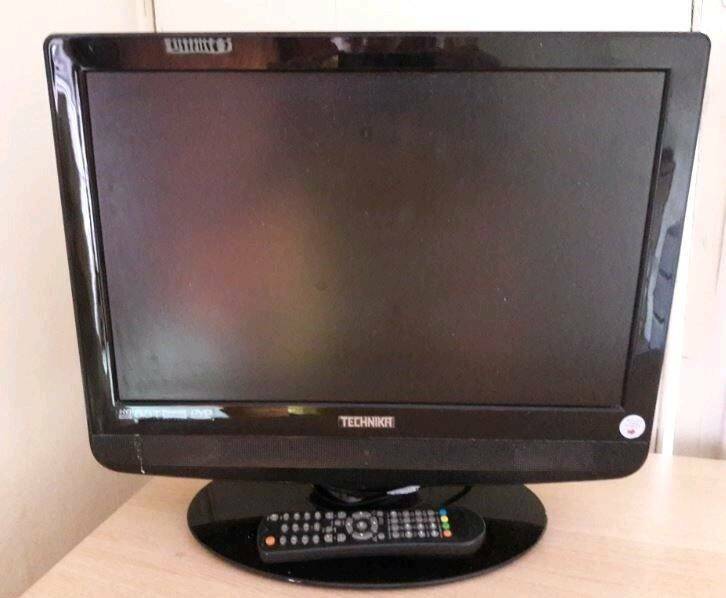 Technika 19" LCD HD TV DVD COMBO Freeview in Oadby, Leicestershire