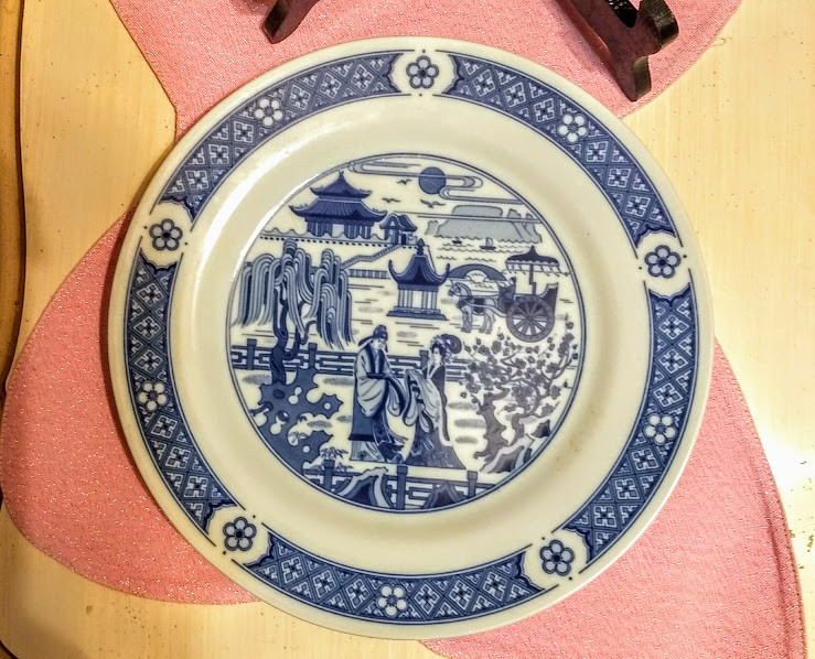 Vintage Chinese Asian japanese China plate, white blue couple scenery EC
