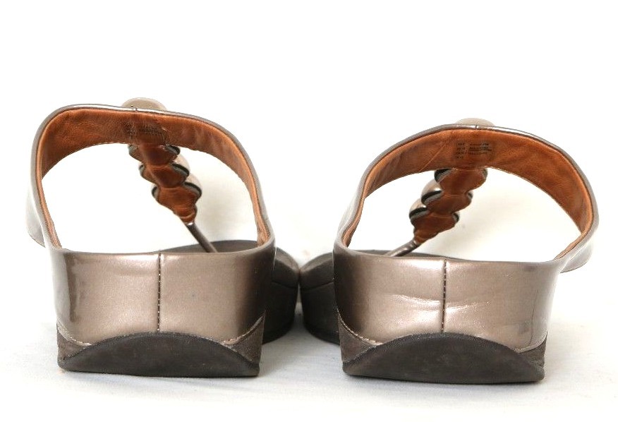 FitFlop C76-012 Rola Bronze Metallic Patent Beaded Thong Sandal Women's US 10