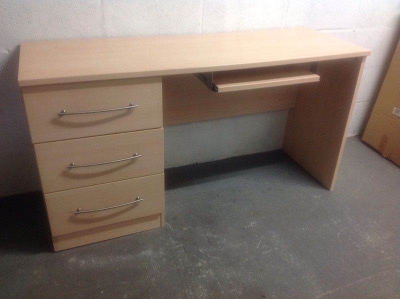 Good quality desk with 3 drawers and computer shelf in Bridge of Don