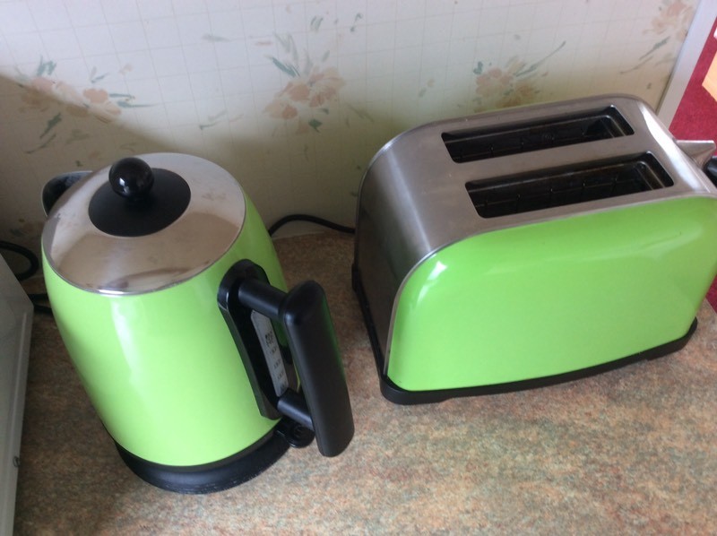 Kettle and Toaster, Sainsburys, Lime Green, Ex. Cond. in Stokeon