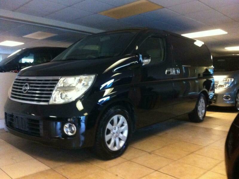 Nissan Elgrand XL * 18,000 MLIES * Double Sunroofs Reverse Camera