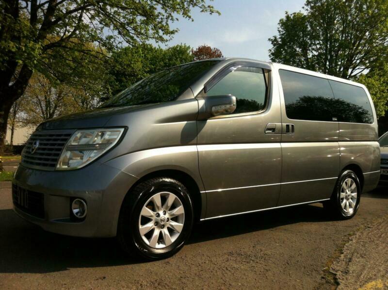 Nissan caravan elgrand минивэн