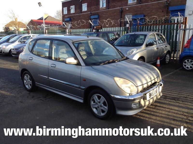 Daihatsu sirion 2002