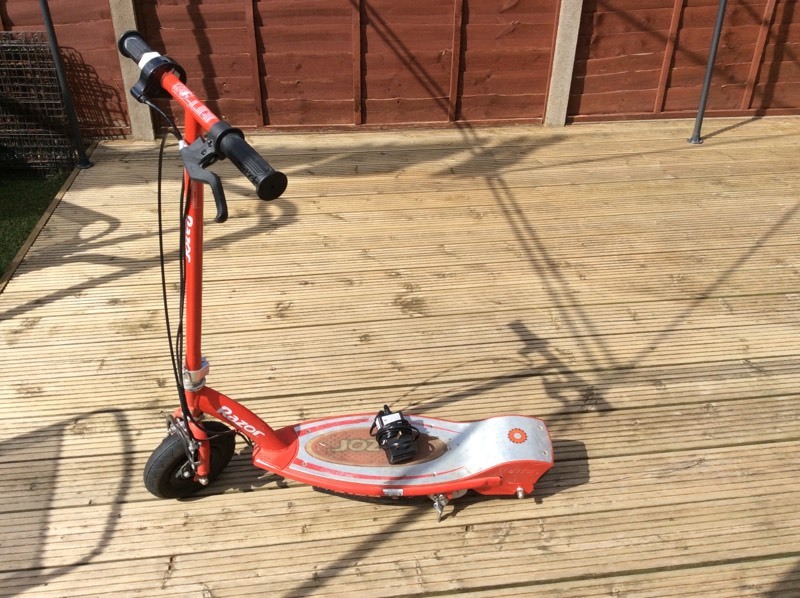 Razor Electric Scooter with charger. Excellent working order. in