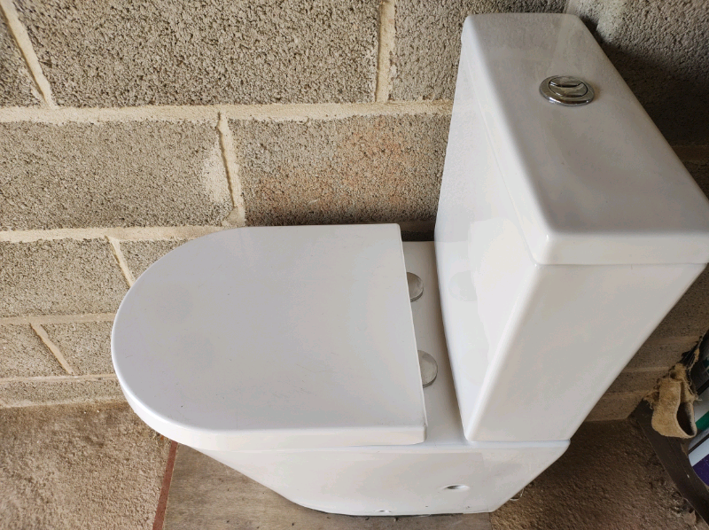Arezzo BTW Close Coupled Toilet + Soft Close Seat in Kingskerswell