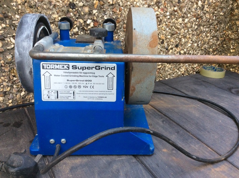 Tormek 1200 watt bench grinder / sharpener can post in Crediton