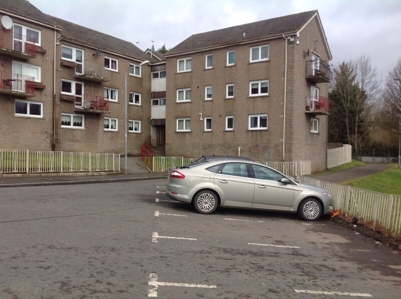 3 Bedroom Top Floor Flat in Hunter St Airdrie to Rent in Airdrie