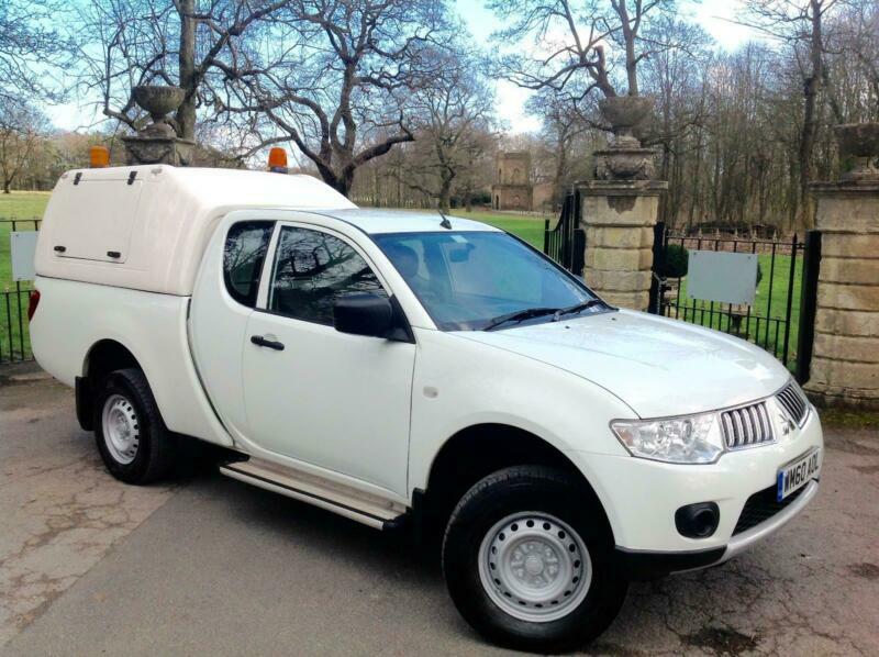 Mitsubishi l200 2011