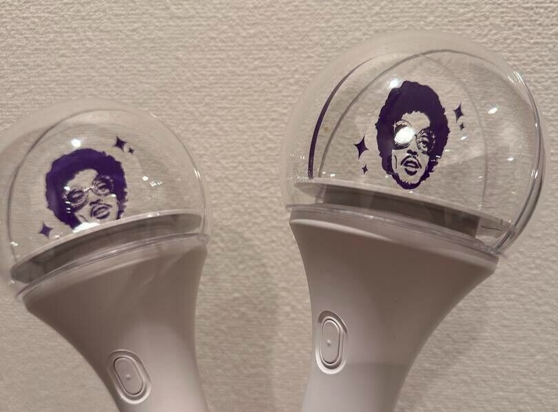 ブルーノ・マーズ Bruno Mars GLOWSTICK AY-KA00103 ブルーノ・マーズ Bruno Mars GLOWSTICK AY-KA00103の通販 by