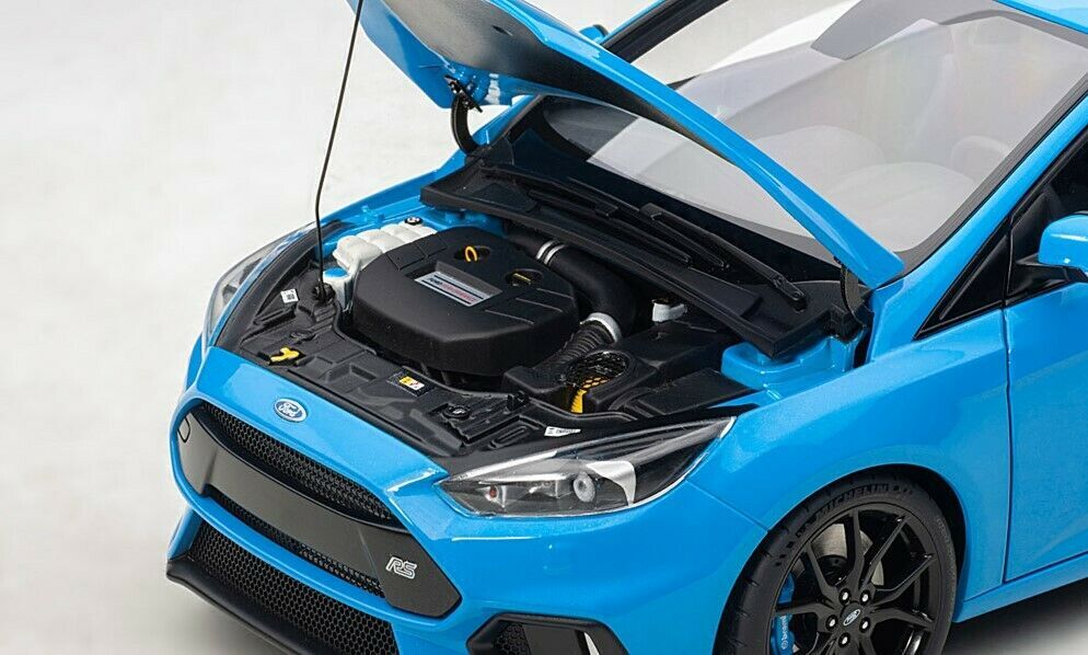ミニカー Ford Focus RS 1:18 AUTOart Nitrous Blue AutoArt Ford Focus RS 2016 Nitrous blue 1/18 Diecast Car