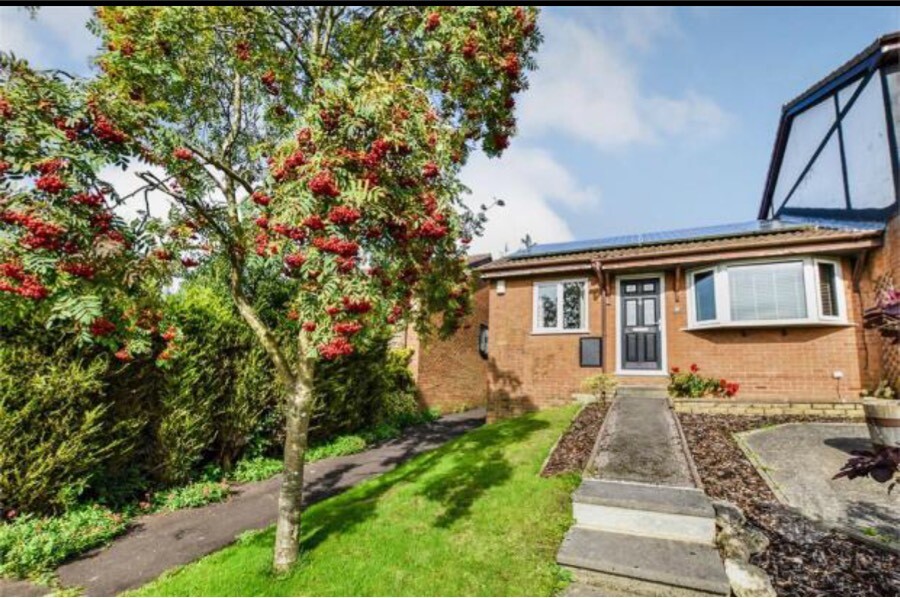 HOUSE TO LET/RENT 2 BEDROOM BUNGALOW ROE LEE AREA PLEASE ...