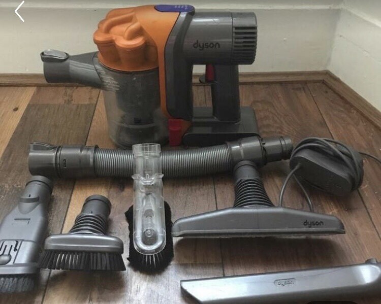 Dyson dc34 handheld cordless vacuum cleaner in Paisley, Renfrewshire