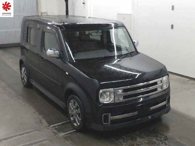 Nissan cube rider