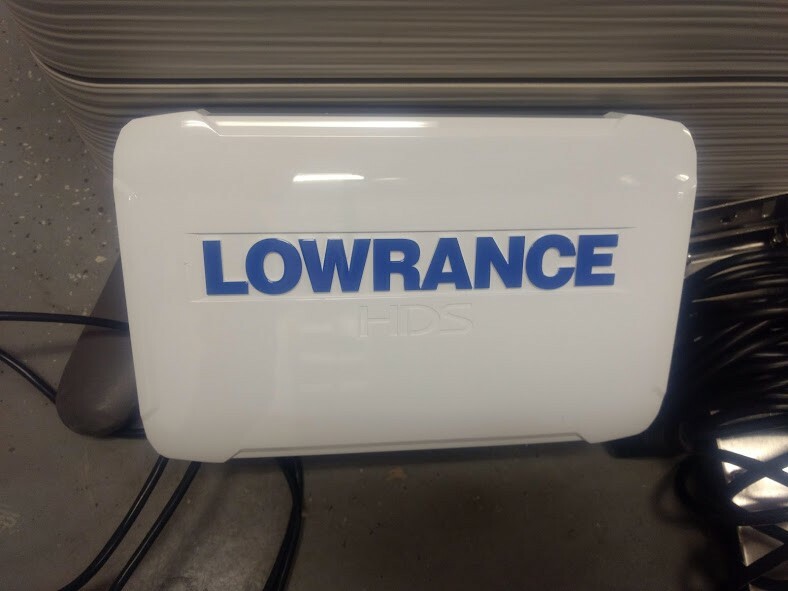 Lowrance carbon 9, with structure scan transducer, dealer demo