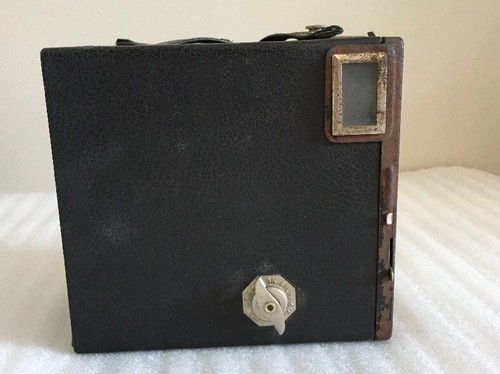 Lot Of (2) Vintage Cameras / Kodak Art Deco Brownie Jr./Kodak Trimlite