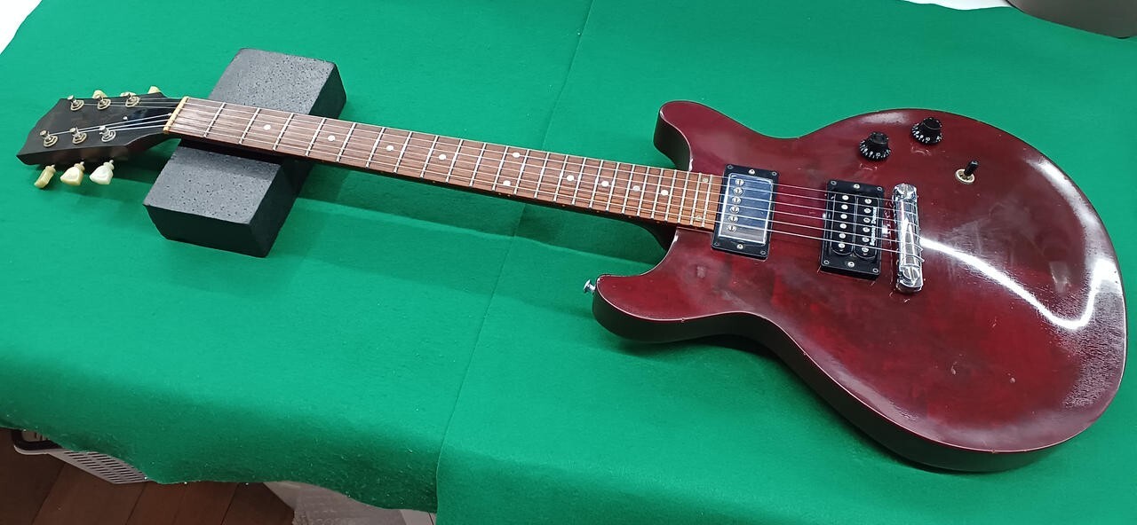 ギター Gibson Les Paul Studio DC Gibson Les Paul Studio DC Wine Red 1997 – Chicago Music Exchange