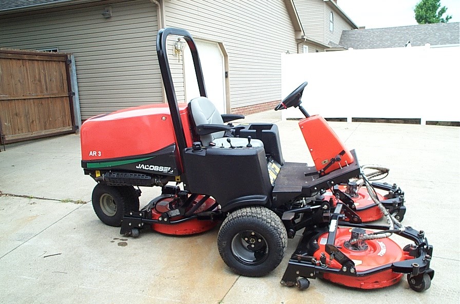 2008 Jacobsen AR3 Mower Kubota Diesel 72