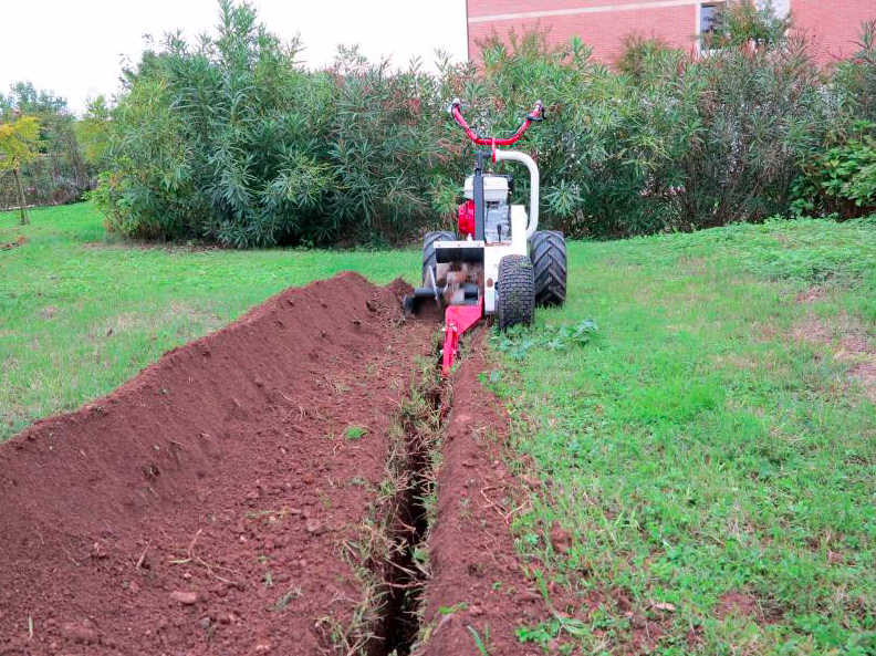 HOC HONDA SEMI AUTOMATIC TRENCHER  + TUNGSTEN CARBIDE TEETH + 2 YEAR WARRANTY