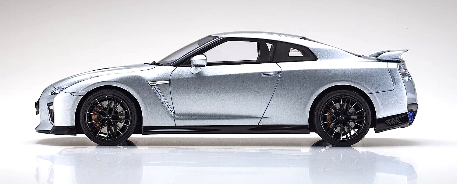 京商 1/18 samurai 日産 GT-R 2020【KSR18044S】 1/18 Nissan GT-R (R35) 2020 Samurai EDT Silver Resin Model