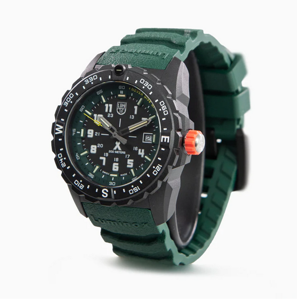Pre-owned Luminox Xb.3735 Bear Grylls Survival Sapphire Crystal Men's Watch Green Strap