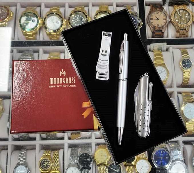 Moongrass Set Regalo Uomo Tagliaunghie Penna Coltellino Svizzero Cofanetto lac