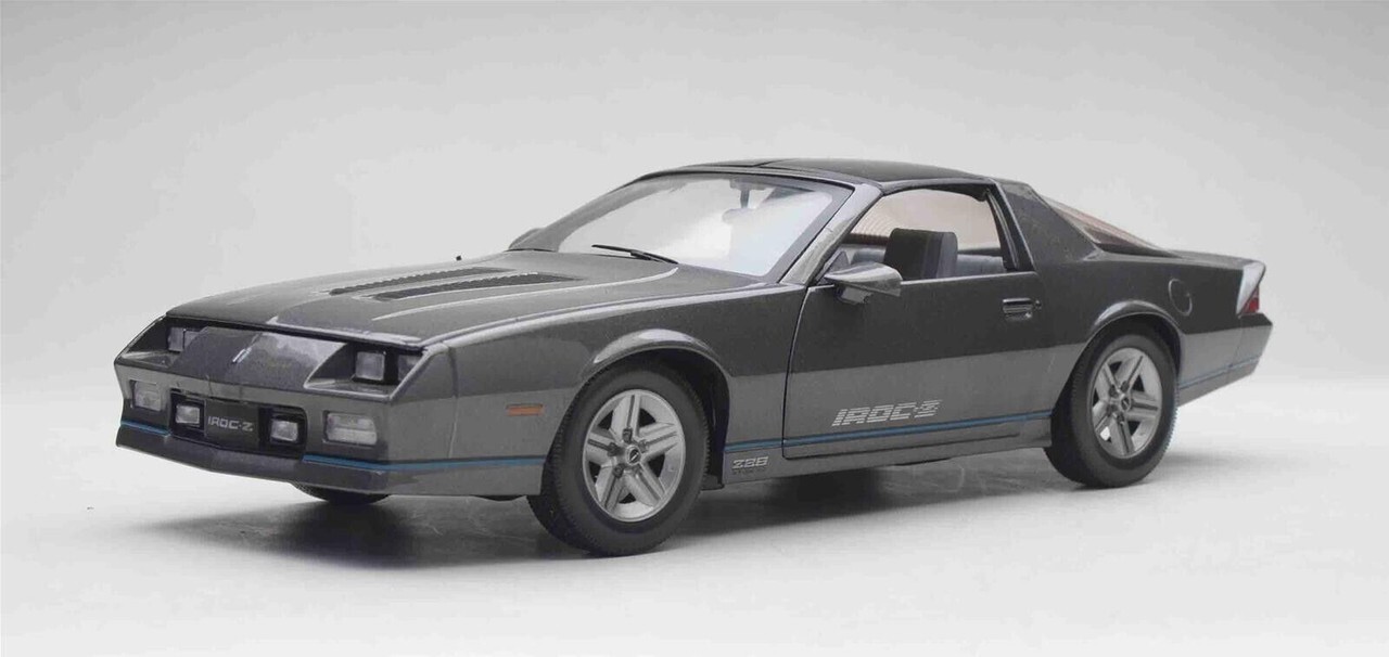 1/18 Sunstar 1985 Chevrolet Chevy Camaro IROC-Z Coupe Grey
