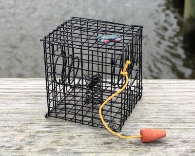 MINIATURE CRAB TRAP, CRAB POT, BLACK, METAL WIRE CONSTRUCTION, W/CRAB,1:12 SCALE