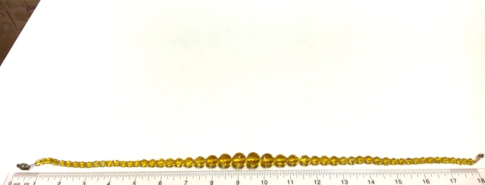 Lovely Vintage VICTORIAN Yellow Glass CRYSTAL Graduated Beaded Necklace GG38m