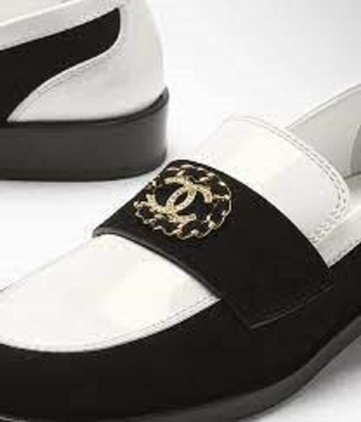 CHANELホワイトクラシックパンプス35 1/2 CHANELホワイトクラシックパンプス35 1/2 靴