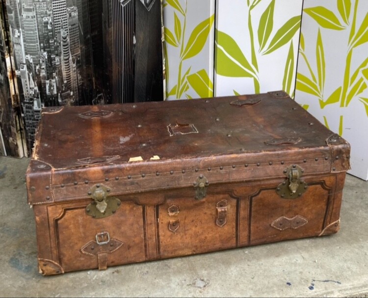 Grande Malle De Voyage Ã©Poque Xixe En Cuir Et Laiton