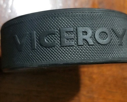 6 Hockeyshot training Pucks - Official 6 oz.