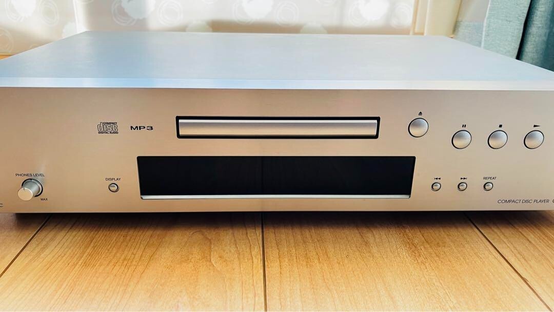 ONKYO C-7030 Compact Disc Digital Audio Player Silver Good
