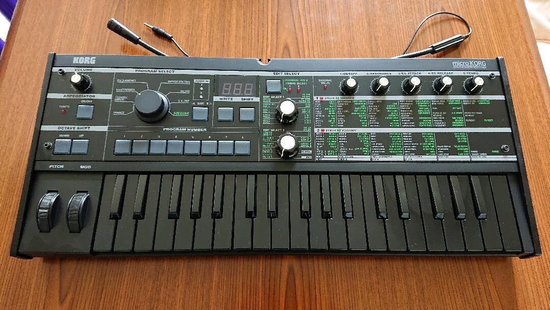 美品 希少限定カラー　KORG microKORG XL+ BKBK KORG microKORG XL+｜ミュージックランドKEY