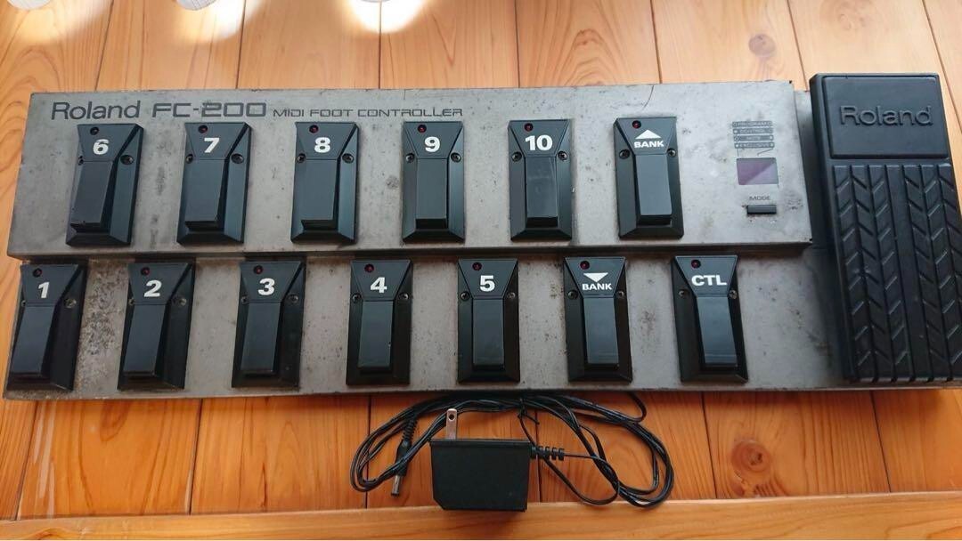 Roland FC-200 MIDIフットコントローラー Roland - FC-200 | MIDI Foot Controller